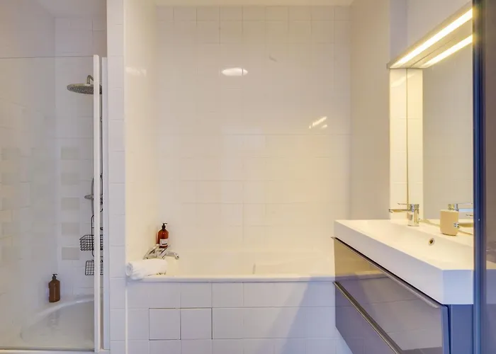 La 4 - Maison Avec Piscine A بيت للعطل